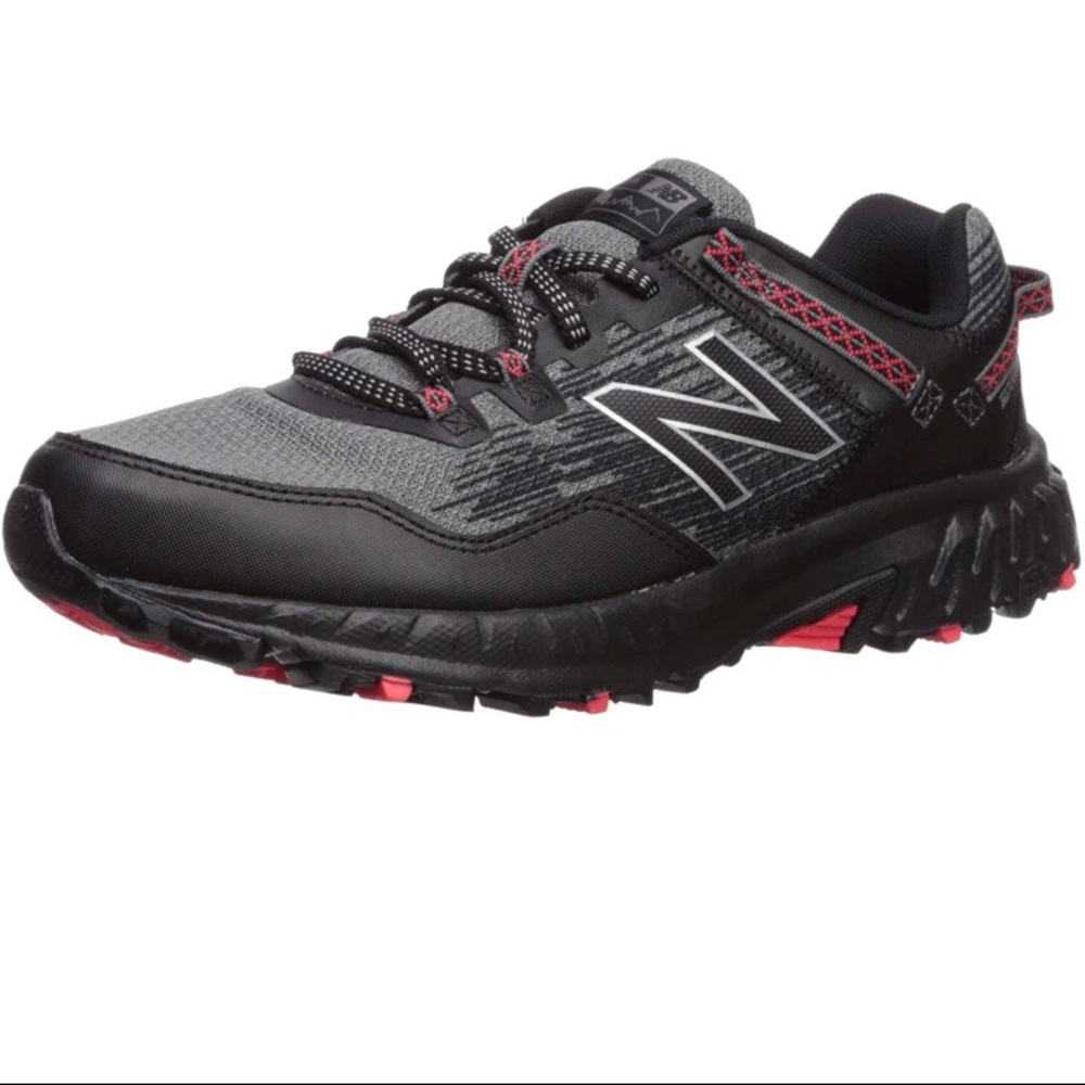Size 10 Mens hiking Nikes